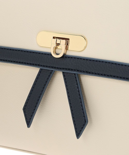 an another angelus（アンアナザーアンジェラス）の「クロスタイデザインバッグ/ fint　フィント（ハンドバッグ・レディース・ホワイト×ネイビー/ブラック×ホワイト・FREE）」の19枚目の写真