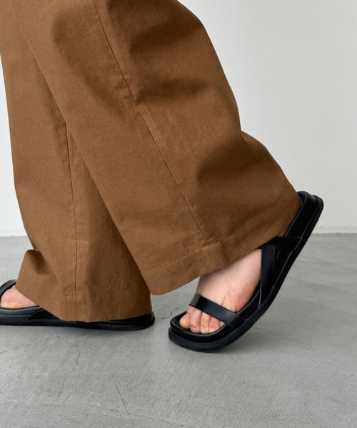 CANAL JEAN（キャナルジーン）の「ツータックワイドストレートパンツ（その他パンツ・レディース・ブラウン/セージグリーン/ネイビー/ブラック/カーキ・マルチサイズ）」の17枚目の写真