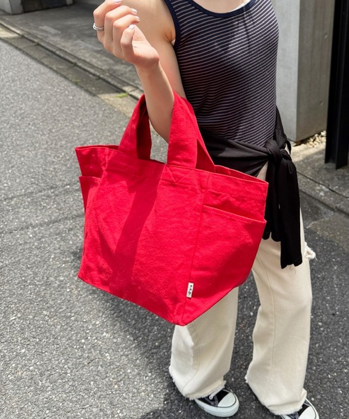 A by MAGASIN DE MODE(エーバイマガジンデモード)の「【A by MAGASIN DE MODE】e.e.p.キュービックトート SNBD(トートバッグ・レディース・アイボリー/ブラック/カーキ/グレー/ブルー/レッド・FREE)」の6枚目の写真