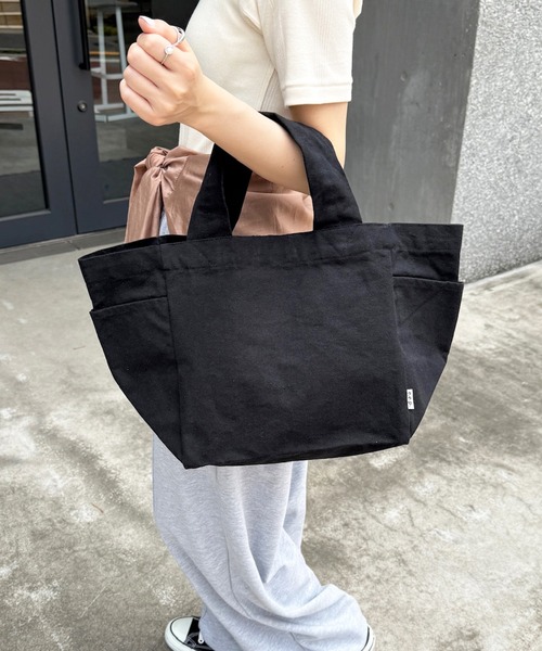 A by MAGASIN DE MODE(エーバイマガジンデモード)の「【A by MAGASIN DE MODE】e.e.p.キュービックトート SNBD(トートバッグ・レディース・アイボリー/ブラック/カーキ/グレー/ブルー/レッド・FREE)」の1枚目の写真
