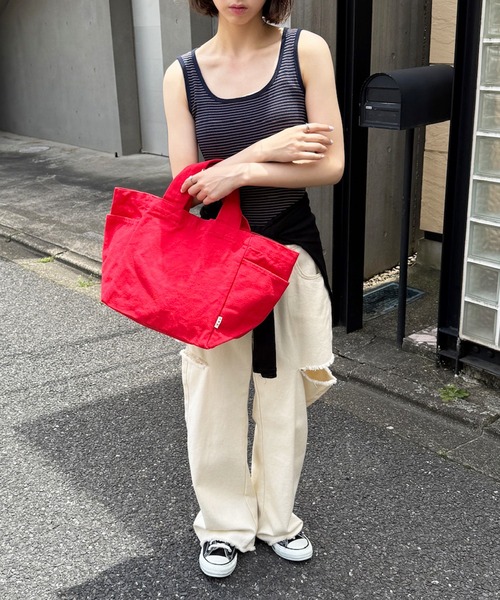 A by MAGASIN DE MODE(エーバイマガジンデモード)の「【A by MAGASIN DE MODE】e.e.p.キュービックトート SNBD(トートバッグ・レディース・アイボリー/ブラック/カーキ/グレー/ブルー/レッド・FREE)」の19枚目の写真