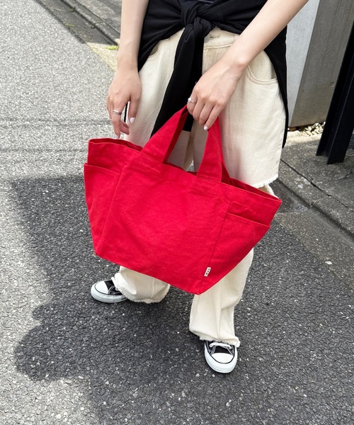A by MAGASIN DE MODE(エーバイマガジンデモード)の「【A by MAGASIN DE MODE】e.e.p.キュービックトート SNBD(トートバッグ・レディース・アイボリー/ブラック/カーキ/グレー/ブルー/レッド・FREE)」の14枚目の写真
