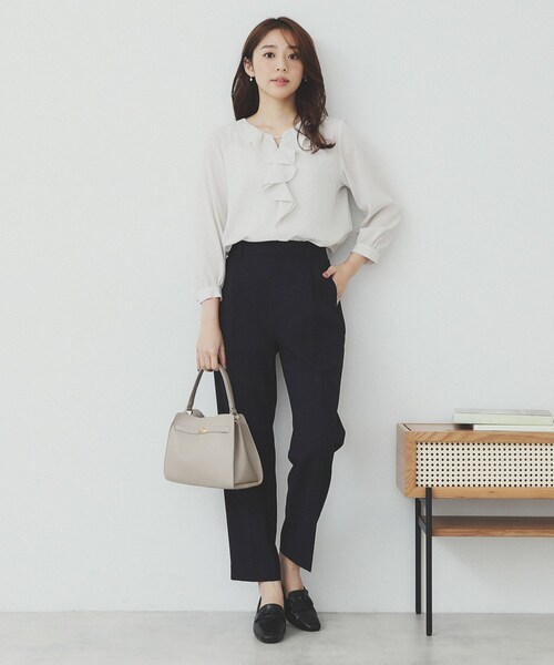 index(インデックス)の「フリルバーデザインブラウス【洗濯機洗い可/イージーアイロン/防シワ】(シャツ/ブラウス・レディース・ナチュラル/パープル/ネイビー/ホワイト系9・36/38/40/42)」の6枚目の写真