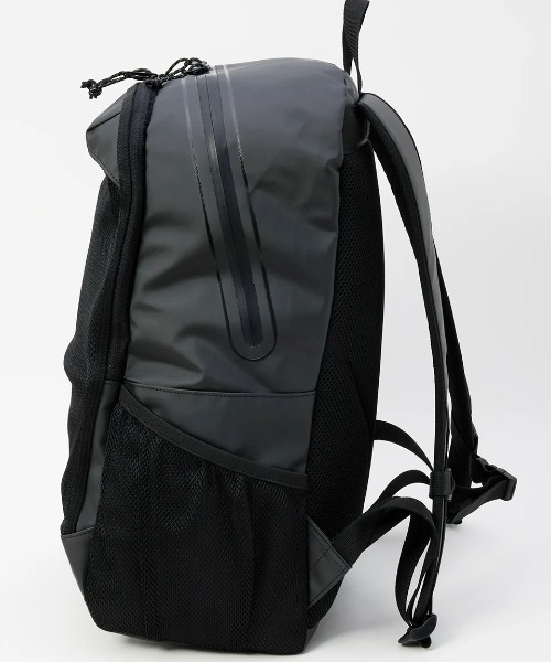 BILLABONG（ビラボン）の「BILLABONG メンズ 【A/DIV.】 UTILITY MESH DAYBAG バックパック/リュック 【2025年春夏モデル】/ビラボンロゴバックパック・リュック（バックパック/リュック・メンズ・ブラック・FREE）」の3枚目の写真