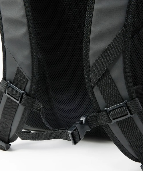 BILLABONG（ビラボン）の「BILLABONG メンズ 【A/DIV.】 UTILITY MESH DAYBAG バックパック/リュック 【2025年春夏モデル】/ビラボンロゴバックパック・リュック（バックパック/リュック・メンズ・ブラック・FREE）」の8枚目の写真