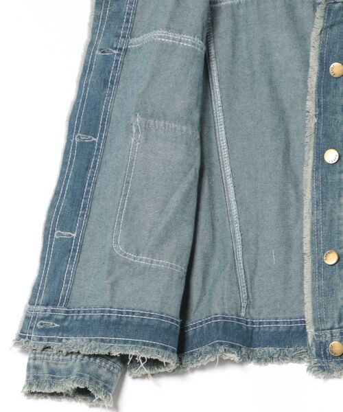 Sakka（サッカ）の「ノーカラーダメージデニムジャケット（デニムジャケット・レディース・インディゴブルー・SMALL/MEDIUM/LARGE）」の6枚目の写真