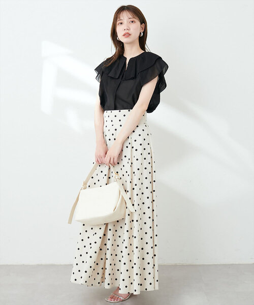 natural couture（ナチュラルクチュール）の「タックフリル衿スキッパーあきブラウス（シャツ/ブラウス・レディース・ラベンダー/ブルー/ブラック/オフホワイト・FREE）」の11枚目の写真