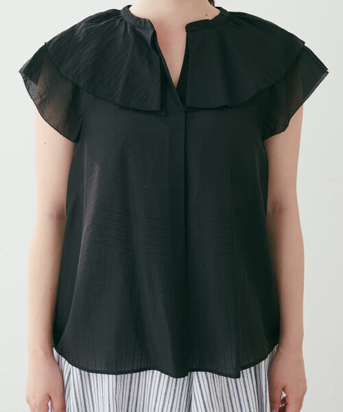 natural couture（ナチュラルクチュール）の「タックフリル衿スキッパーあきブラウス（シャツ/ブラウス・レディース・ラベンダー/ブルー/ブラック/オフホワイト・FREE）」の12枚目の写真