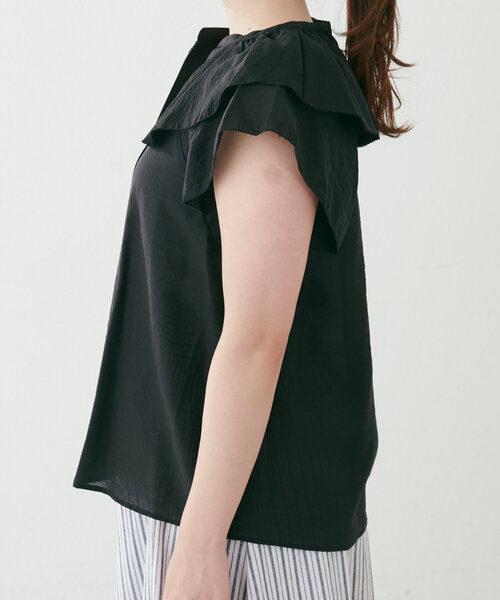 natural couture（ナチュラルクチュール）の「タックフリル衿スキッパーあきブラウス（シャツ/ブラウス・レディース・ラベンダー/ブルー/ブラック/オフホワイト・FREE）」の13枚目の写真