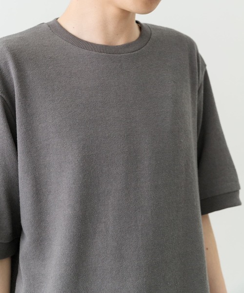 ITEMS URBANRESEARCH（アイテムズ アーバンリサーチ）の「クレープジョーゼットクルーネック Tシャツ（Tシャツ/カットソー・メンズ・ベージュ/チャコールグレー/カーキ/ブラック・SMALL/MEDIUM/LARGE）」の16枚目の写真