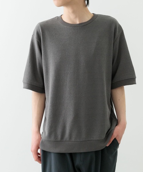 ITEMS URBANRESEARCH（アイテムズ アーバンリサーチ）の「クレープジョーゼットクルーネック Tシャツ（Tシャツ/カットソー・メンズ・ベージュ/チャコールグレー/カーキ/ブラック・SMALL/MEDIUM/LARGE）」の17枚目の写真