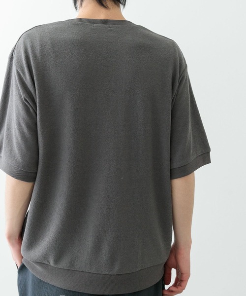 ITEMS URBANRESEARCH（アイテムズ アーバンリサーチ）の「クレープジョーゼットクルーネック Tシャツ（Tシャツ/カットソー・メンズ・ベージュ/チャコールグレー/カーキ/ブラック・SMALL/MEDIUM/LARGE）」の18枚目の写真