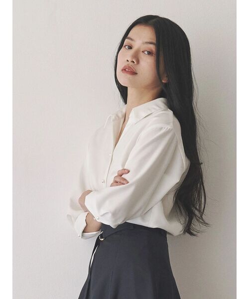 TONAL（トーナル）の「パール釦タックスリーブシャツ（シャツ/ブラウス・レディース・ベージュ/ネイビー/オフホワイト/グリーン・MEDIUM）」の20枚目の写真