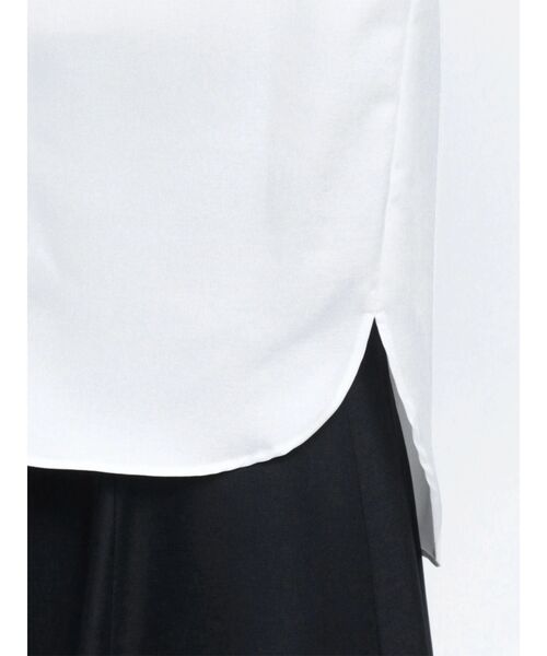 TONAL（トーナル）の「パール釦タックスリーブシャツ（シャツ/ブラウス・レディース・ベージュ/ネイビー/オフホワイト/グリーン・MEDIUM）」の12枚目の写真