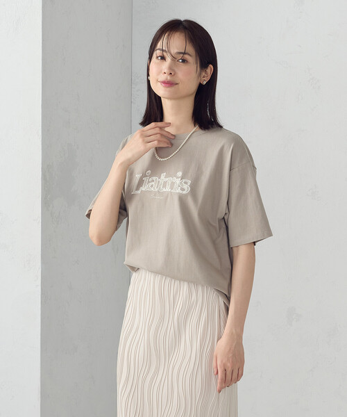 COMME CA ISM(コムサイズム)の「レース刺しゅう Tシャツ(Tシャツ/カットソー・レディース・ベージュ/ブラック/アイボリー/グレー・SMALL/LARGE/MEDIUM)」の1枚目の写真