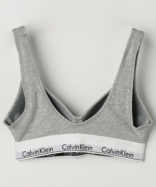 Calvin Klein Underwear（カルバンクラインアンダーウェア）の「Calvin Klein Underwear/カルバンクライン SCOOP BACK LL BRALET / QF5490 / スクープ バック ライトリー ラインド ブラレット（スポーツブラ・レディース・ブラック/グレー・SMALL）」の3枚目の写真