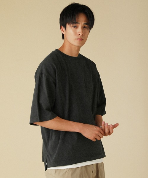 VERON(ヴァロン)の「ピグメント米綿(USAコットン)天竺グラスポケット付きクルーネック半袖ボクシーTシャツ(Tシャツ/カットソー・メンズ・スミクロ/ブラック/オリーブ/グレー・L/M)」の1枚目の写真