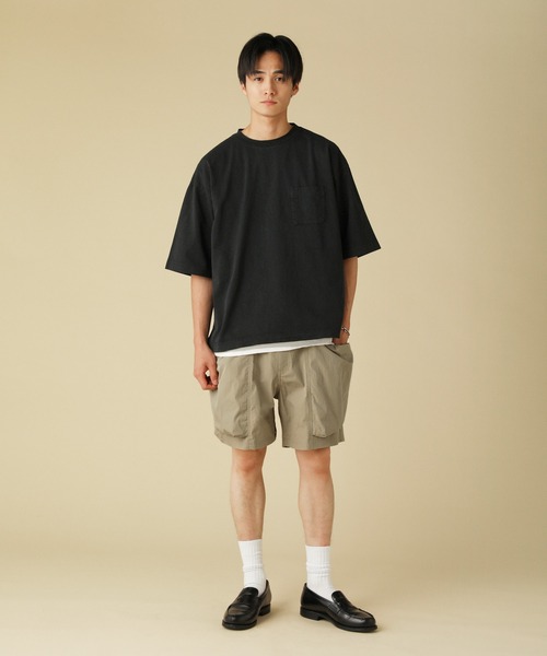 VERON(ヴァロン)の「ピグメント米綿(USAコットン)天竺グラスポケット付きクルーネック半袖ボクシーTシャツ(Tシャツ/カットソー・メンズ・スミクロ/ブラック/オリーブ/グレー・L/M)」の18枚目の写真