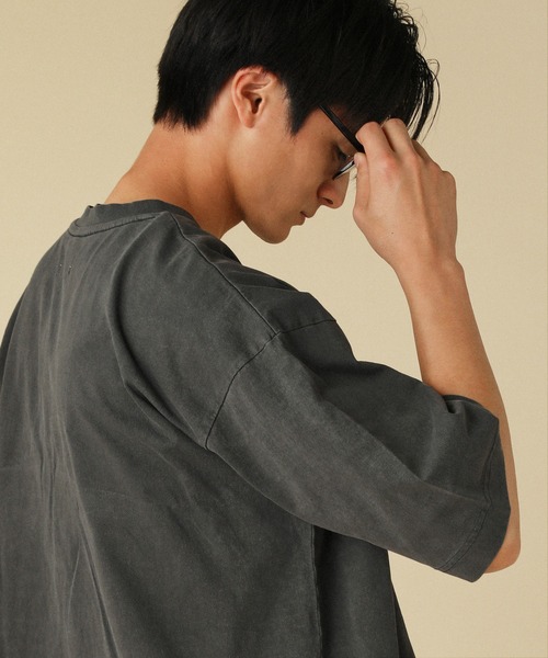 VERON(ヴァロン)の「ピグメント米綿(USAコットン)天竺グラスポケット付きクルーネック半袖ボクシーTシャツ(Tシャツ/カットソー・メンズ・スミクロ/ブラック/オリーブ/グレー・L/M)」の22枚目の写真