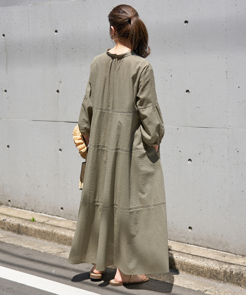 IENA(イエナ)の「ティアードレースワンピース(ワンピース・レディース・ブラック/カーキ/ライトグレー・36/38)」の22枚目の写真