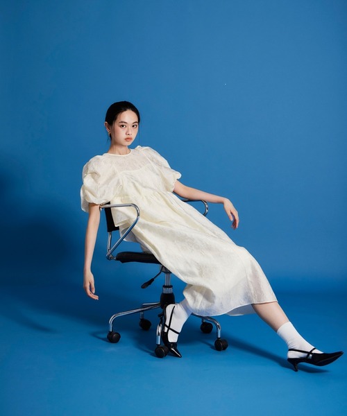 ANDRESD（アンドレスド）の「バブルスリーブジャガードドレス / bubble sleeve jacquard dress（ドレス・レディース・ピンク/グレー/ブラック/ブロンズ/イエロー/ライトグレー/ベージュ/ブラック×ホワイト/アイボリー・S/M/L/MT/LT）」の17枚目の写真