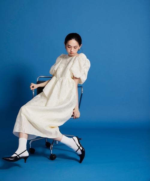 ANDRESD（アンドレスド）の「バブルスリーブジャガードドレス / bubble sleeve jacquard dress（ドレス・レディース・ピンク/グレー/ブラック/ブロンズ/イエロー/ライトグレー/ベージュ/ブラック×ホワイト/アイボリー・S/M/L/MT/LT）」の16枚目の写真