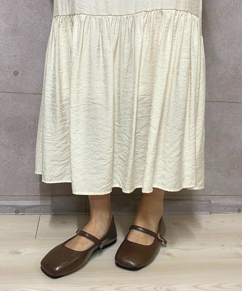 NANEA(ナネア)の「スクエアトゥメリージェーンパンプス(パンプス・レディース・ブラック/シルバー/ブラウン・X-LARGE/LARGE/MEDIUM/SMALL)」の13枚目の写真