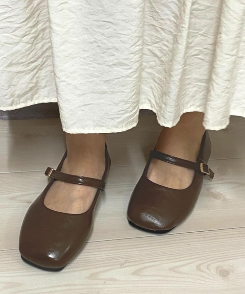 NANEA(ナネア)の「スクエアトゥメリージェーンパンプス(パンプス・レディース・ブラック/シルバー/ブラウン・X-LARGE/LARGE/MEDIUM/SMALL)」の11枚目の写真