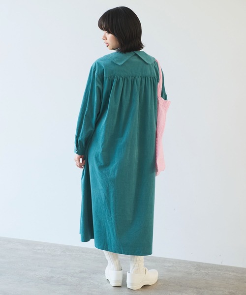 bulle de savon（ビュルデサボン）の「21Wシャツコール 角衿ギャザーワンピース（ワンピース・レディース・ブルー/チャコールグレー/キナリ・FREE）」の7枚目の写真