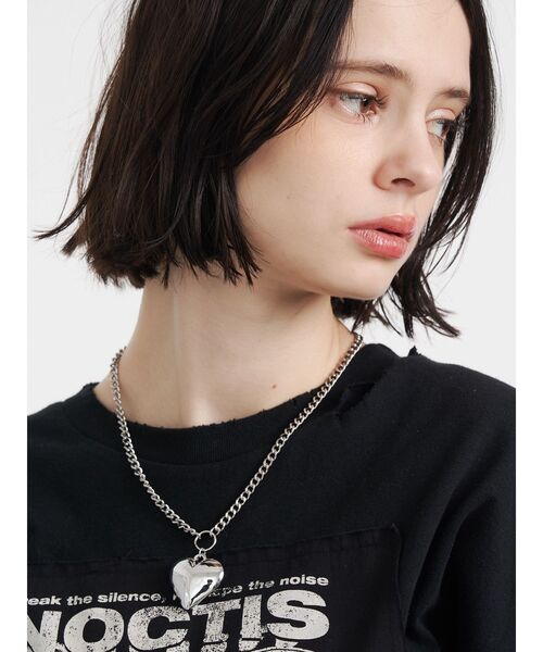 jouetie（ジュエティ）の「ビッグハートロングネックレス（ネックレス・レディース・ゴールド/シルバー・FREE）」の3枚目の写真