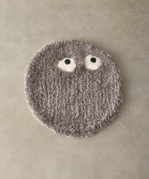 BIRTHDAY BAR(バースデイバー)の「【AND PACKABLE】フライングモンスター チェアパッド(ラグ/マット・レディース・アイボリー/グレー/イエロー/ブルー・0)」の8枚目の写真