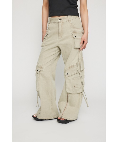 新品 LAGUA GEM WIDE FLARE CARGO パンツ ベージュ WIDE FLARE CARGO パンツ（カーゴパンツ）｜LAGUA GEM