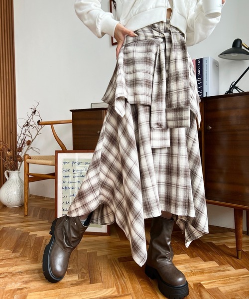 セール】ラップ風ランダムヘムチェックスカート（スカート）｜moment+