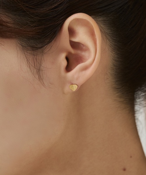 ciite' surgical stainless(シーテサージカルステンレス)の「【 金属アレルギー対応 】グリッターハートピアス サージカルステンレス(両耳用)(ピアス(両耳用)・レディース・ゴールド/シルバー・FREE)」の9枚目の写真