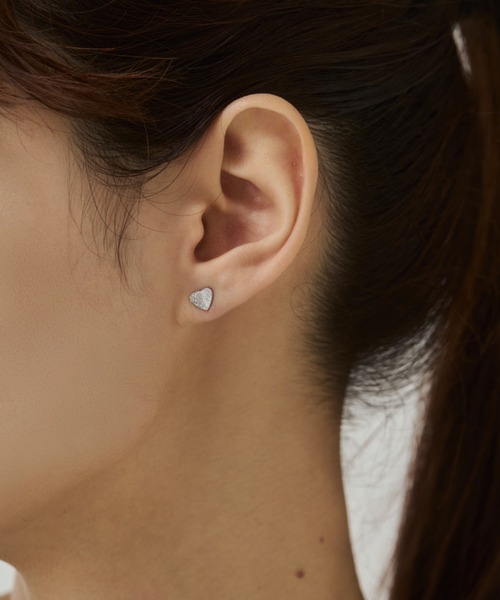 ciite' surgical stainless(シーテサージカルステンレス)の「【 金属アレルギー対応 】グリッターハートピアス サージカルステンレス(両耳用)(ピアス(両耳用)・レディース・ゴールド/シルバー・FREE)」の14枚目の写真
