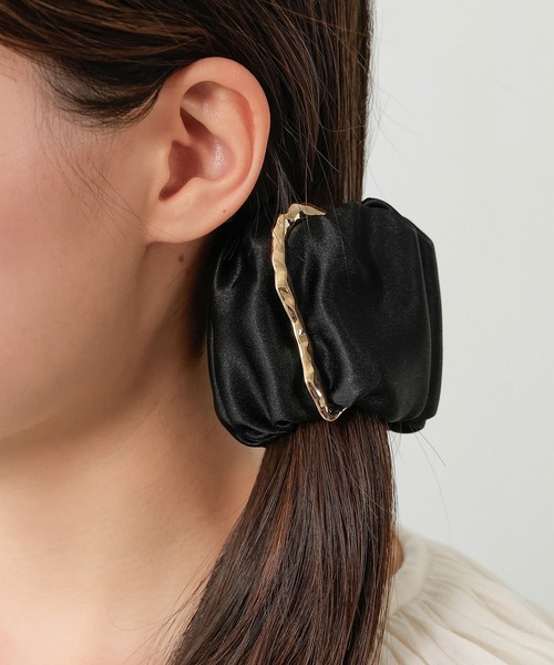 Monocoro toppi（モノコロトッピ）の「サテン　ロールカフ　ヘアカフ　ポニーフック（その他ヘアアクセサリー・レディース・ブラック/ブラウン系その他/ライトグレー・フリー）」の3枚目の写真