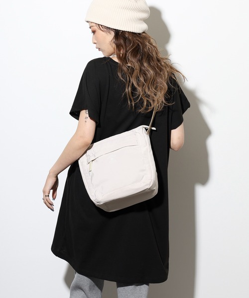anello GRANDE(アネログランデ)の「anelloGRANDE モイストショルダーバッグ(ショルダーバッグ・メンズ・アイボリー/ブラック/グレイッシュベージュ/グレイッシュブルー・FREE)」の21枚目の写真