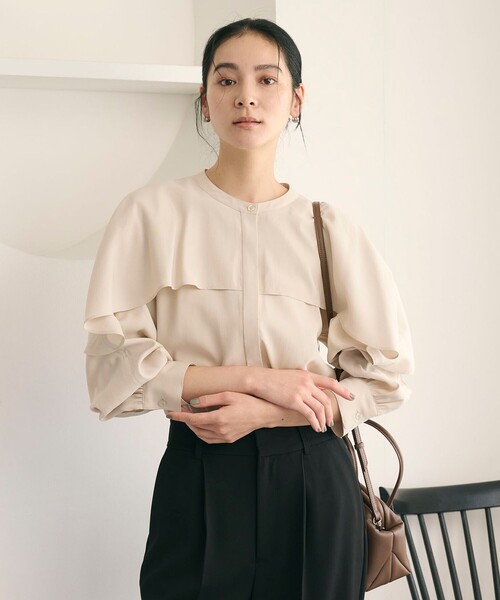 美品　ユナイテッドアローズ 近年 イレギュラーフリル ブラウス 洗える UNITED ARROWS（ユナイテッドアローズ）の「＜UNITED ARROWS＞イ