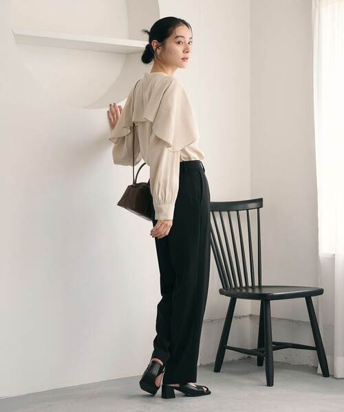 BEAUTY&YOUTH UNITED ARROWS(ビューティーアンドユースユナイテッドアローズ)の「【WEB限定 Wardrobe DAILY MINIMAL】フリルレイヤーブラウス ウォッシャブル(シャツ/ブラウス・レディース・ベージュ/ダークブラウン/オフホワイト・FREE)」の8枚目の写真