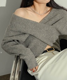 クロスデザインオフショルトップス