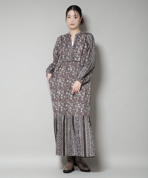 Sara mallika ワンピース Sara mallika - Vネック刺繍ワンピース（020441SC2） - Sheth