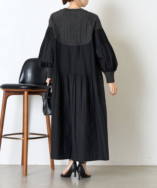 Jena espace merveilleux（ジェナ　エスパスメルヴェイユ）の「ケーブルニットプリーツワンピース（ワンピース・レディース・ブラック/ベージュ・FREE）」の4枚目の写真
