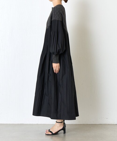 Jena espace merveilleux（ジェナ　エスパスメルヴェイユ）の「ケーブルニットプリーツワンピース（ワンピース・レディース・ブラック/ベージュ・FREE）」の10枚目の写真