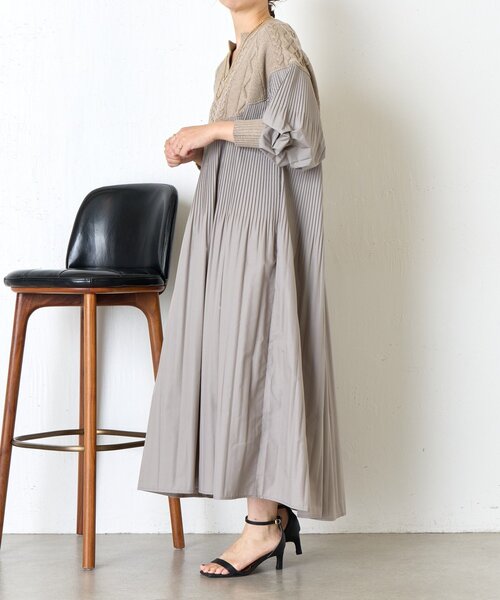Jena espace merveilleux（ジェナ　エスパスメルヴェイユ）の「ケーブルニットプリーツワンピース（ワンピース・レディース・ブラック/ベージュ・FREE）」の20枚目の写真