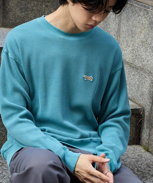 PENNEYS（ぺニーズ）の「PENNEYS/ペニーズ 別注 THE FOX ロゴワンポイント刺繍 ヴィンテージ加工 ヘビーワッフルクルーネックプルオーバー（Tシャツ/カットソー・レディース・ブラック/ブラウン/グレー/ブルー系/ネイビー/ワイン/カーキ/アイボリー・S/L/M）」の7枚目の写真