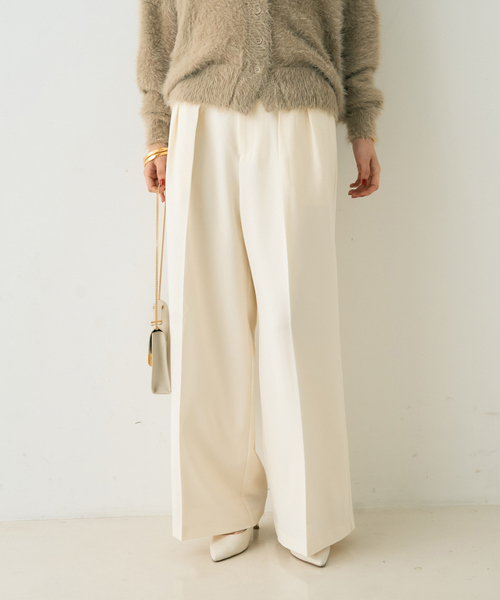 EMMA　ROUGE VIF（エマルージュヴィフ）の「【一部店舗限定】【3サイズ展開】ベルト付きハイウエストタックパンツ（スラックス・レディース・オフホワイト/チャコールグレー・34/36/38）」の6枚目の写真