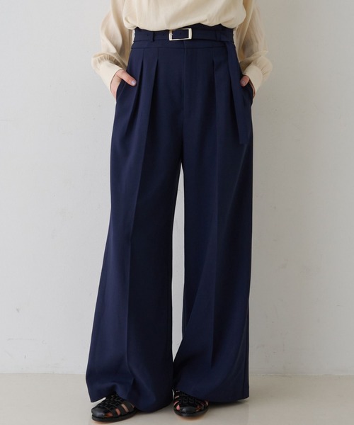 EMMA ROUGE VIF(エマルージュヴィフ)の「【新色登場】【一部店舗限定】【3サイズ展開】ベルト付きハイウエストタックパンツ(スラックス・レディース・オフホワイト/チャコールグレー/ネイビー・34/36/38)」の1枚目の写真