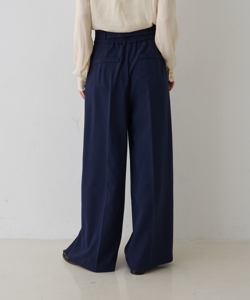 EMMA ROUGE VIF(エマルージュヴィフ)の「【新色登場】【一部店舗限定】【3サイズ展開】ベルト付きハイウエストタックパンツ(スラックス・レディース・オフホワイト/チャコールグレー/ネイビー・34/36/38)」の21枚目の写真