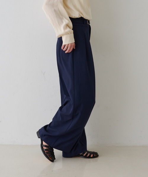 EMMA ROUGE VIF(エマルージュヴィフ)の「【新色登場】【一部店舗限定】【3サイズ展開】ベルト付きハイウエストタックパンツ(スラックス・レディース・オフホワイト/チャコールグレー/ネイビー・34/36/38)」の19枚目の写真