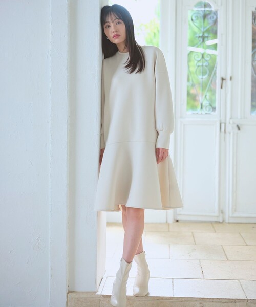 Feroux(フェルゥ)の「バックリボンダンボール ワンピース(ワンピース・レディース・グレー系/アイボリー系/スカイブルー系・MEDIUM/SMALL)」の19枚目の写真